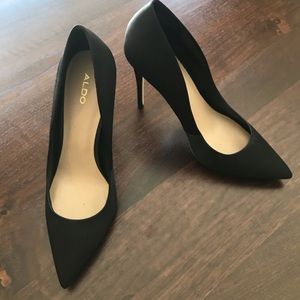 Aldo Heels in Black - Size 8 1/2